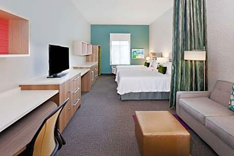 Queen Studio with Two Queen Beds - Non-Smoking