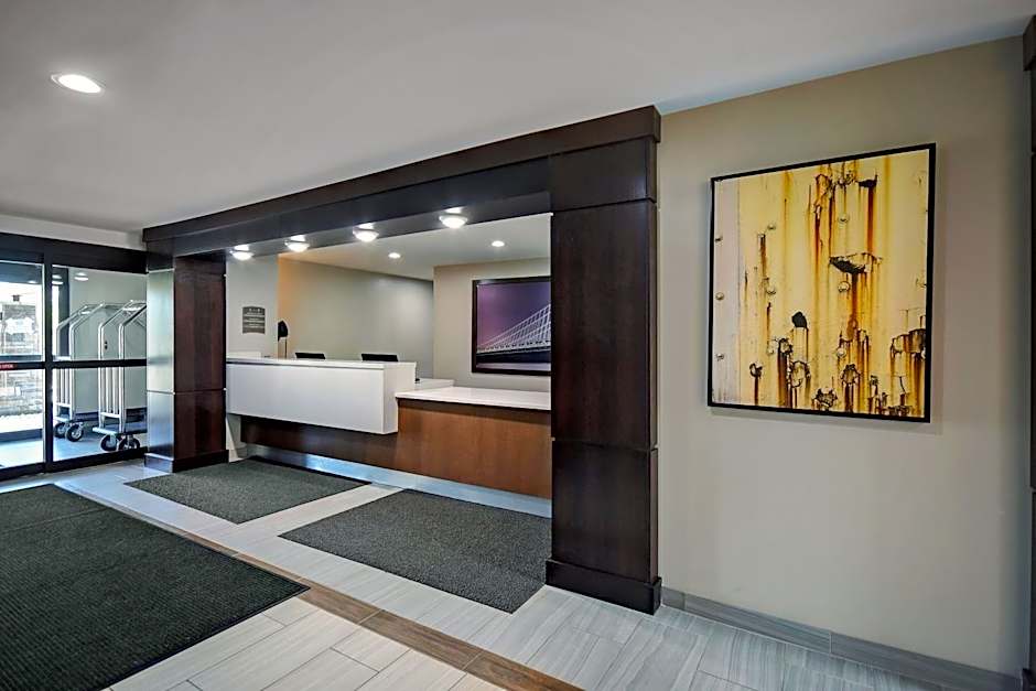 Staybridge Suites Holland By IHG