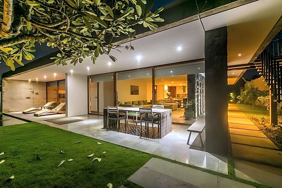 Jimbaran Balangan Beach Front Villa Nakar
