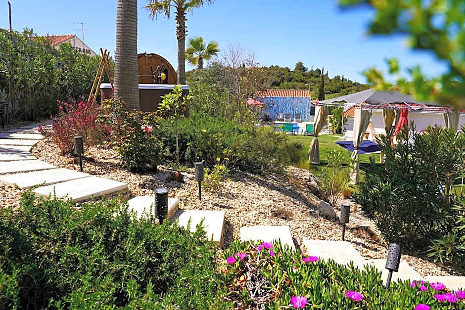 Carvoeiro B&B and SPA