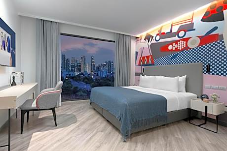 Studio Executive Room