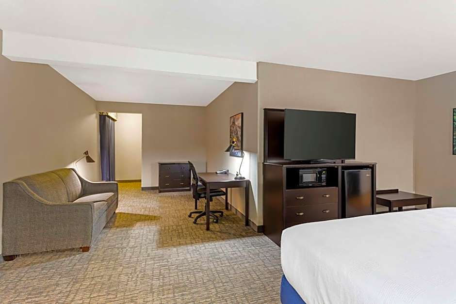Best Western Plus Grant Creek Inn