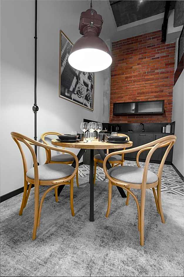 MONTOWNIA Lofts & Experience