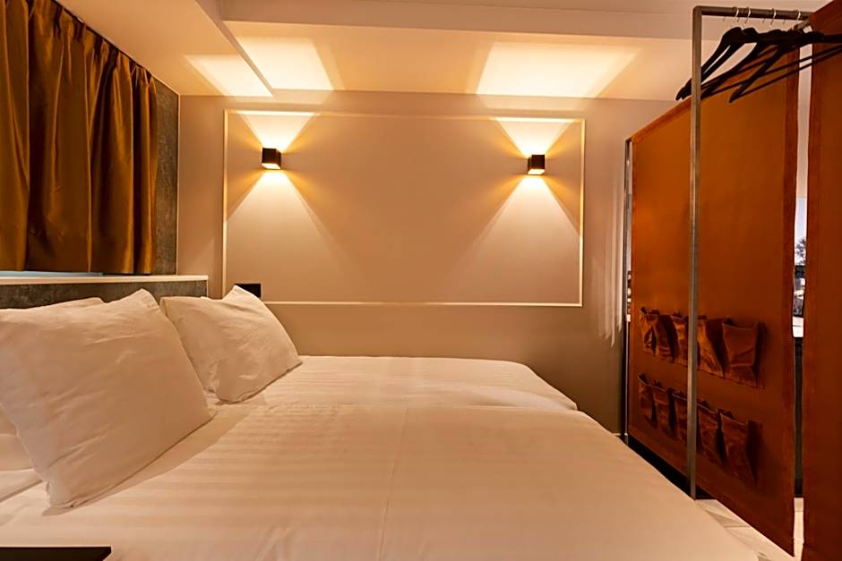 Midtown Hotel Royal Room