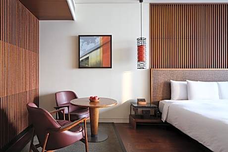 Cabin U Forest View King Bed (Minibar & Lounge Access)