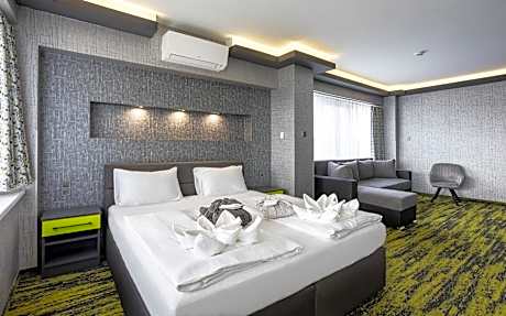 Superior Family Room