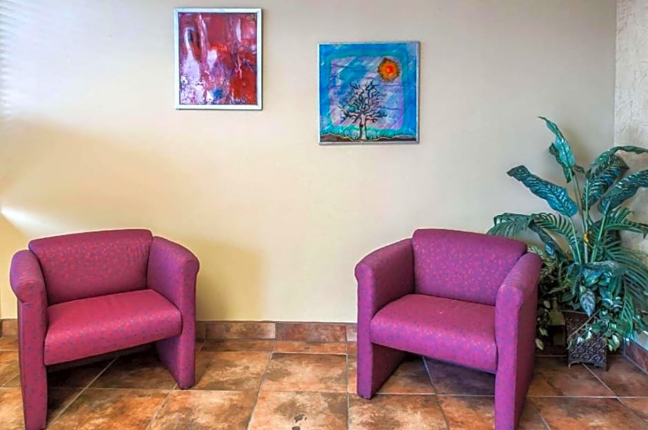 Suburban Studios East – Albuquerque, NM
