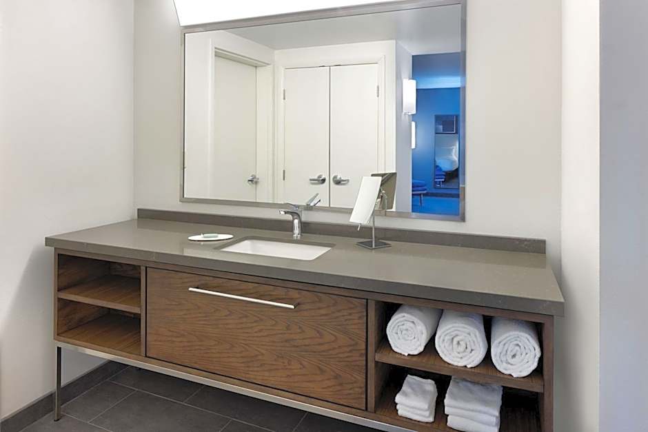 Courtyard by Marriott Edison Woodbridge