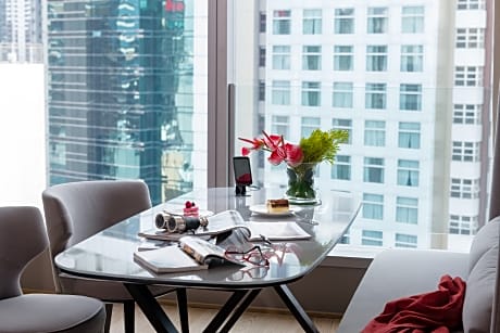 Premier Suite Queen Bed