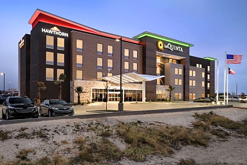 Hawthorn Suites by Wyndham Del Rio
