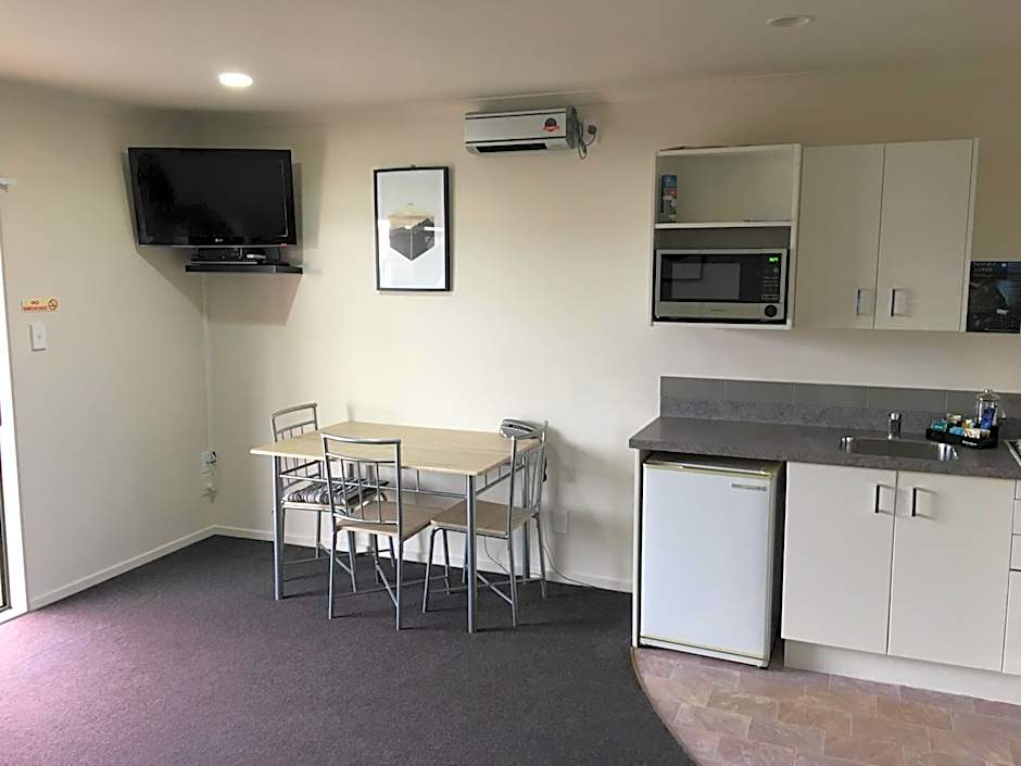 Kiwi Court Motel
