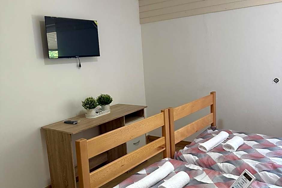 Bed & Breakfast LakeBled House