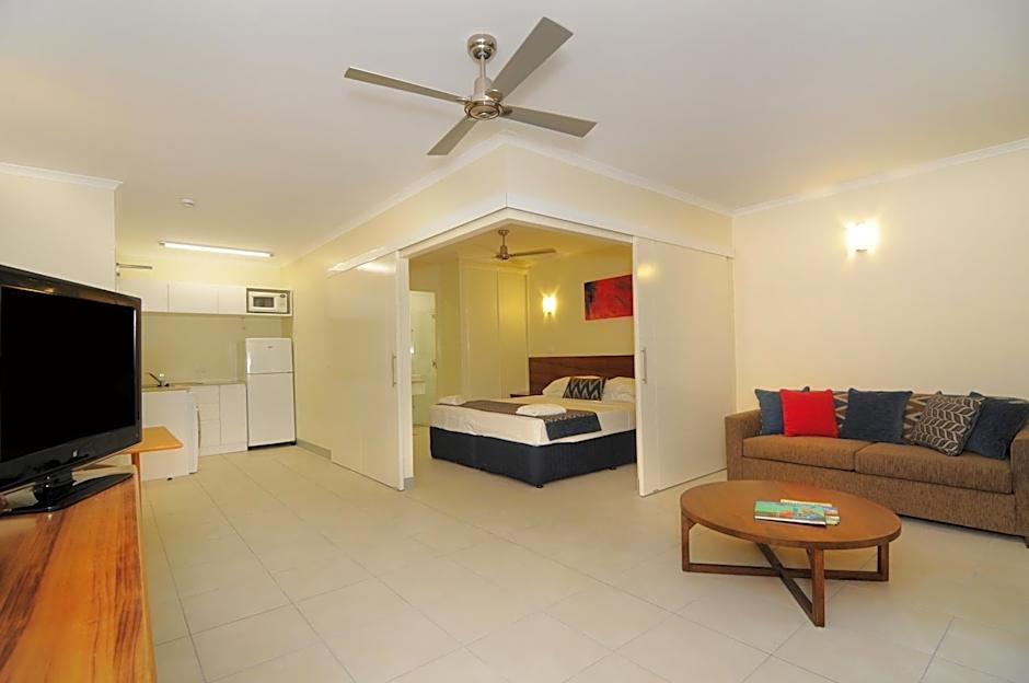 Cairns Queenslander Hotel & Apartments