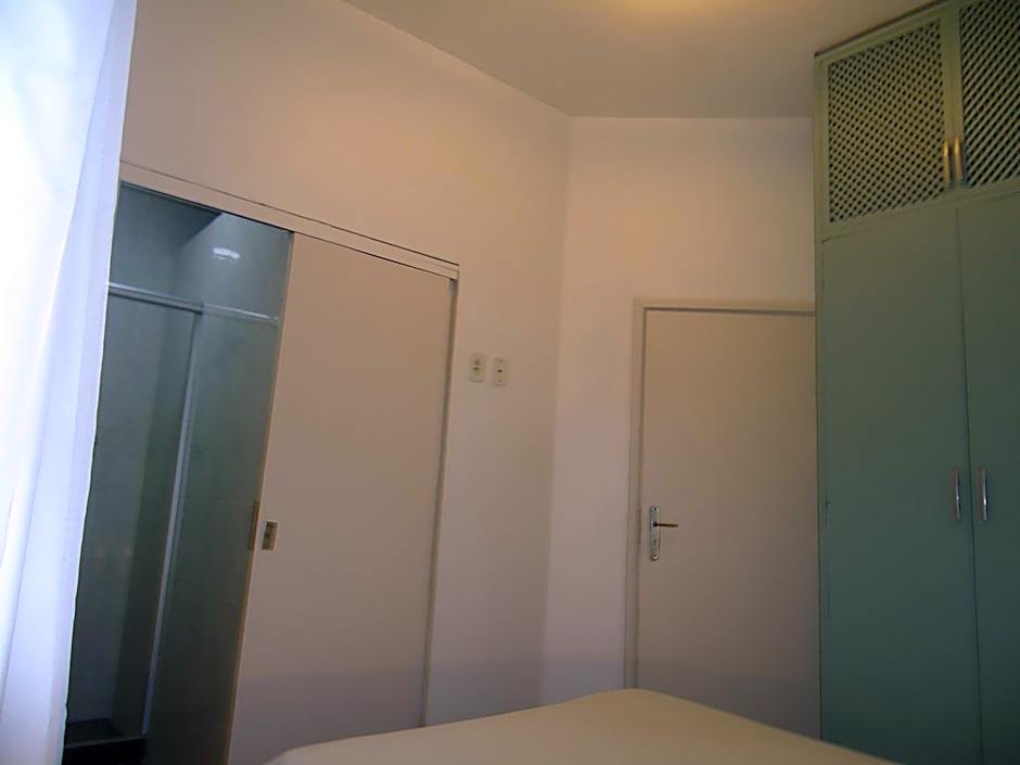 Copacabana 3 quartos ar cond a 2 qds da praia