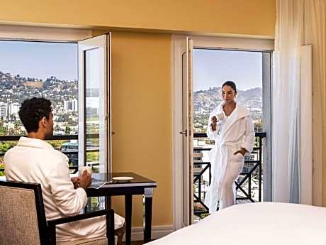 Hollywood Hill View Luxury Room, 1 king-size bed