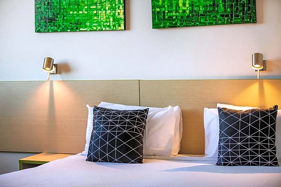 Nightcap at St Albans Hotel