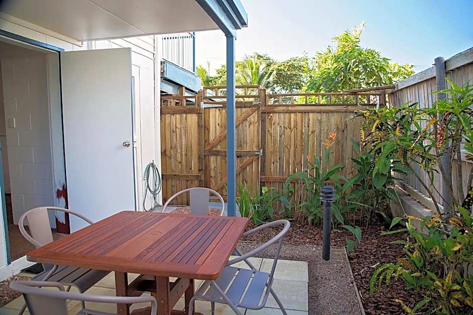 Apollo Jewel Beachfront Apartments