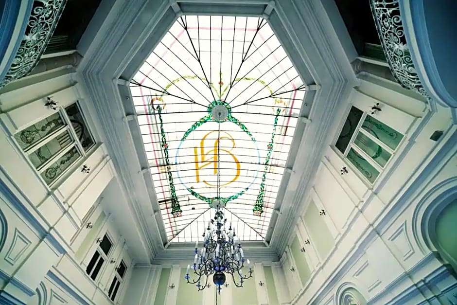 Grand Hotel