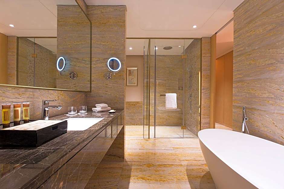 Sheraton Zhanjiang Hotel