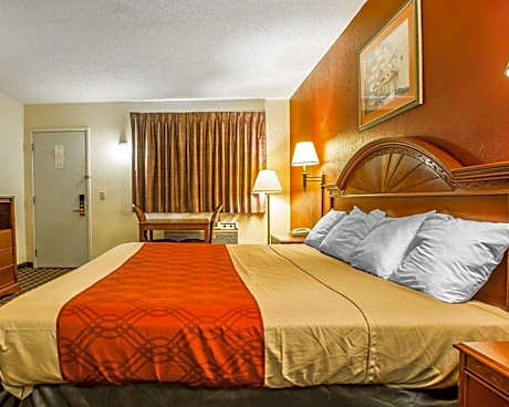 1 King Bed, Nonsmoking
