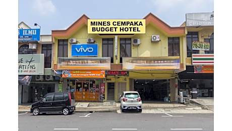 Mines Cempaka Budget Hotel