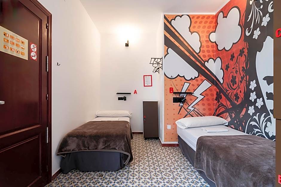 Home Youth Hostel by Feetup Hostels