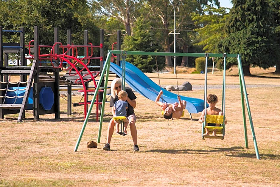 Parklands Motorlodge & Holiday Park