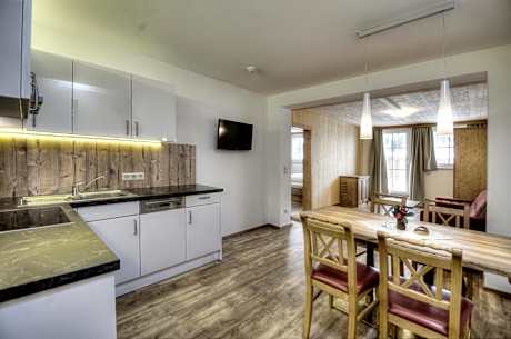 Two-Bedroom Apartment (4-6 Adults)