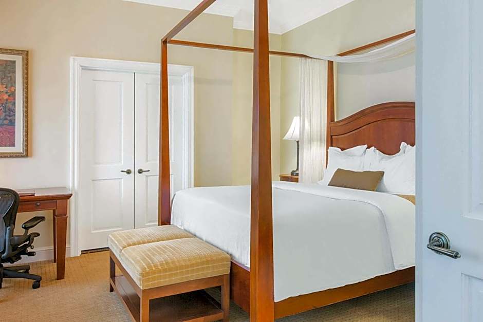 The George Washington A Wyndham Grand Hotel