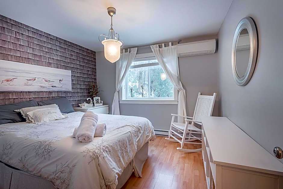 Breathtaking Lake View With Spa Chalet 360