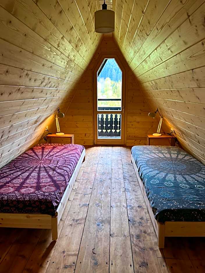 Drewniany Domek BB Nad Rzeką