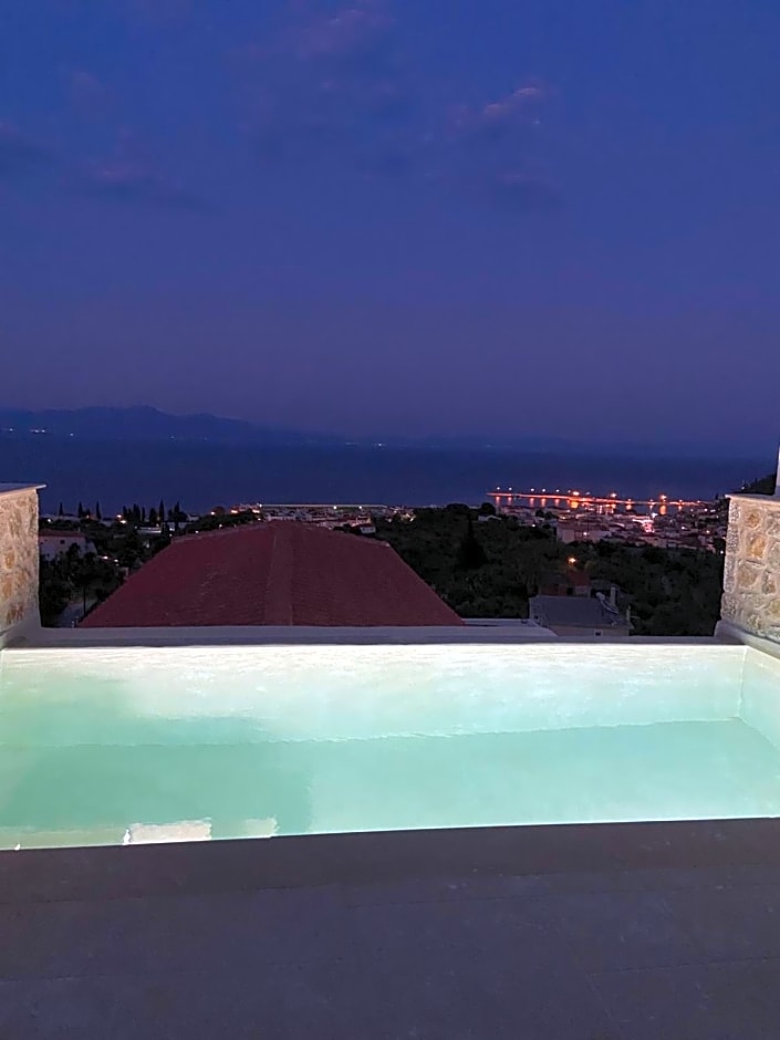 Mani Luxury Suites and Studios in Gytheio with Private Pools