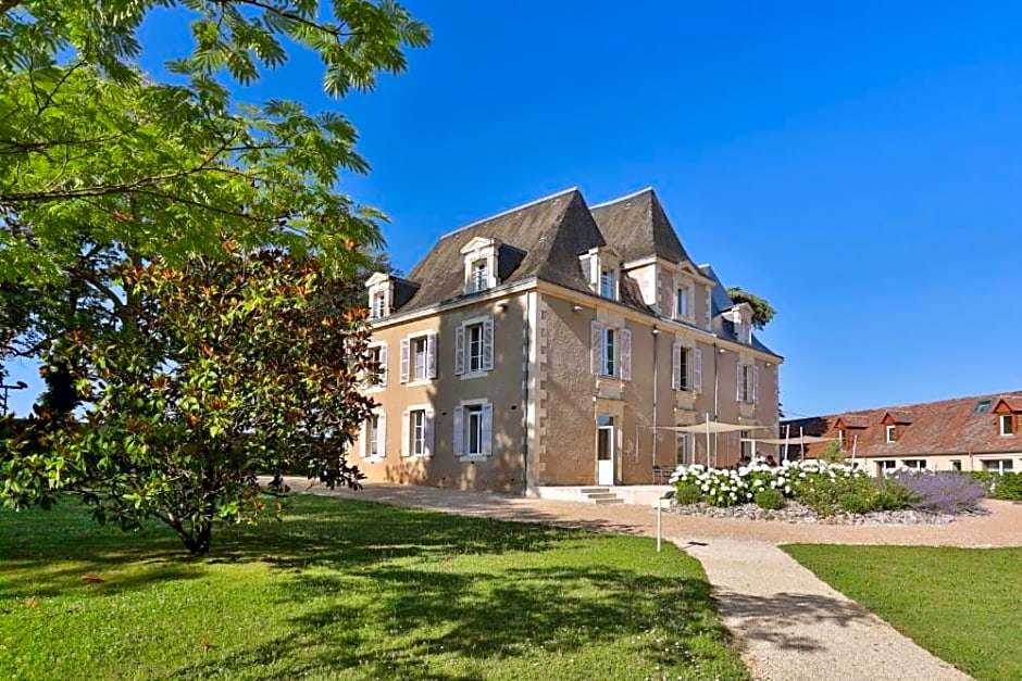 Hôtel & Restaurant - Le Manoir des Cèdres - piscine chauffée et climatisation