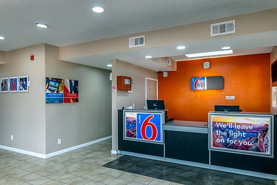 Motel 6-Waxahachie, TX