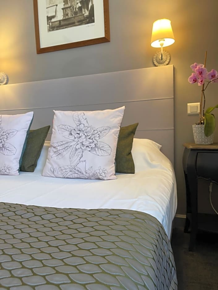 Brit Hotel Acacias