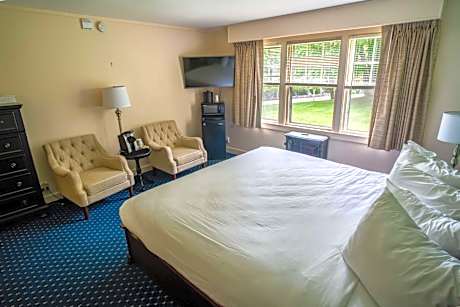Basic King Room- Livington Building- No View