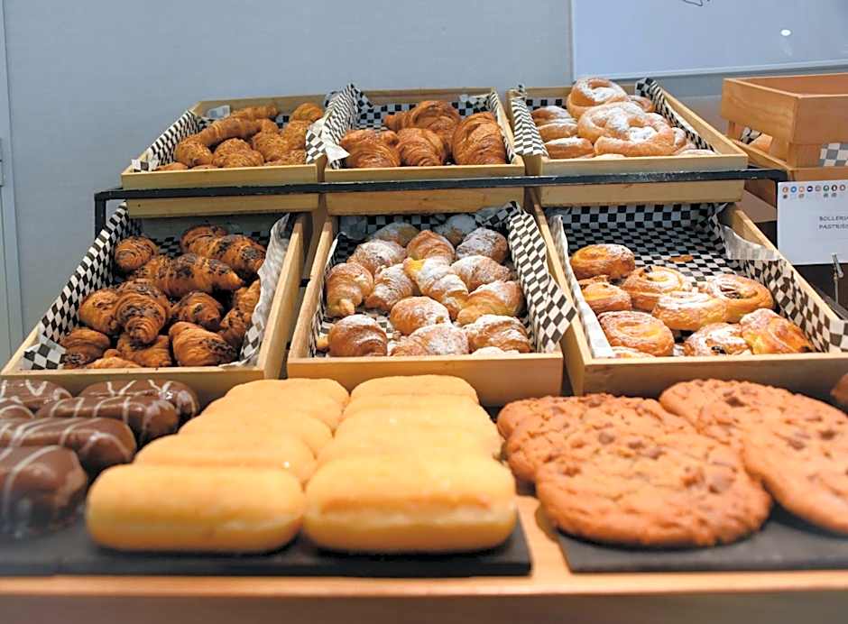 Aparthotel Atenea Valles