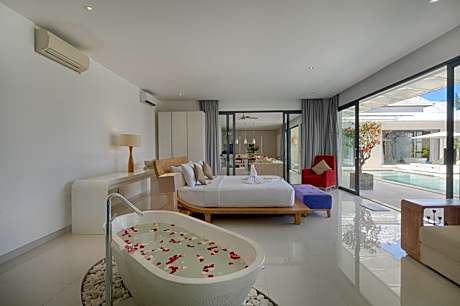 Putih Dua - Three-Bedroom Villa with Private Pool and Free Benefit