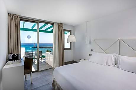 Deluxe Double or Twin Room with Sea View and Spa Bath