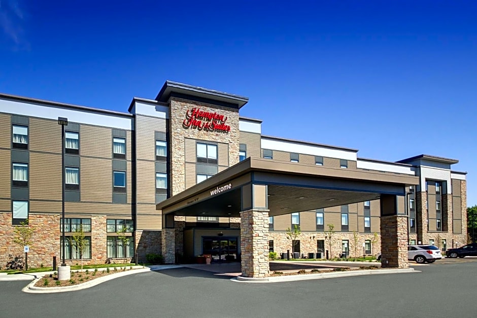 Hampton Inn By Hilton & Suites Milwaukee West