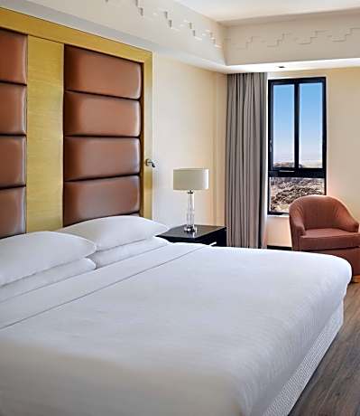 Deluxe Room, 1 Queen Bed