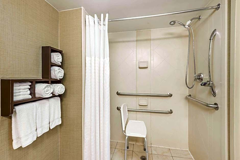 Wingate by Wyndham Springfield