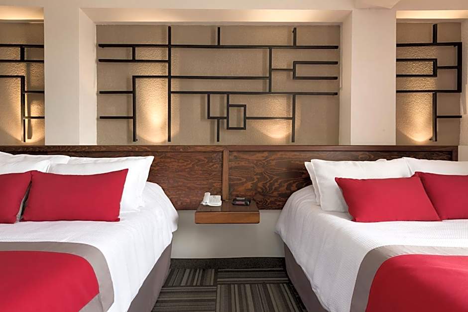 Ramada Plaza by Wyndham Leon