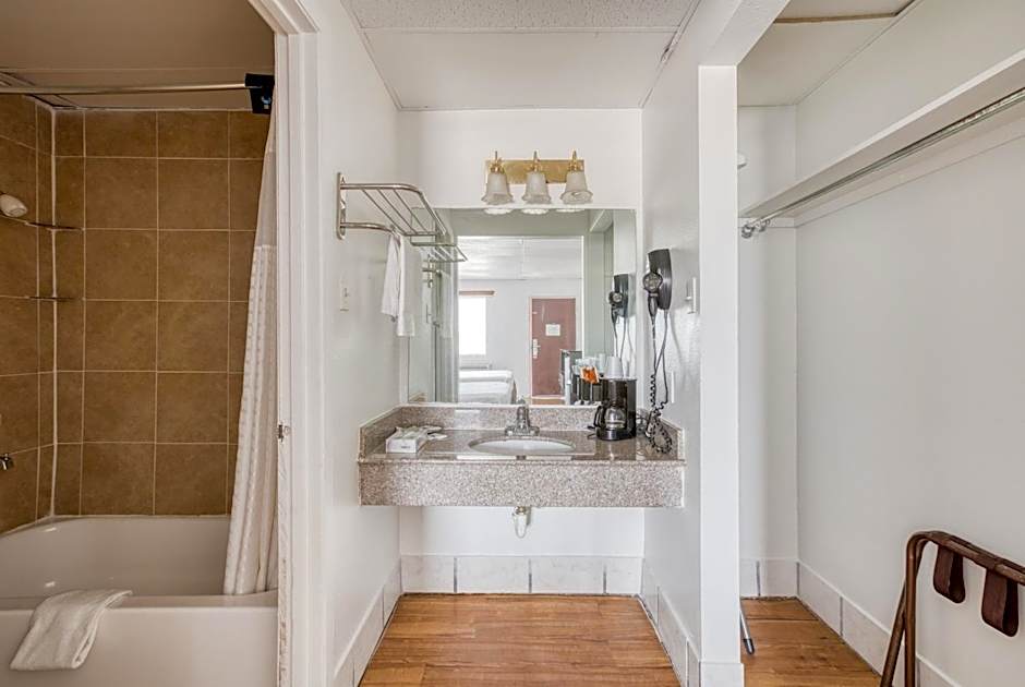 OYO Hotel San Antonio Lackland Air Force Base West