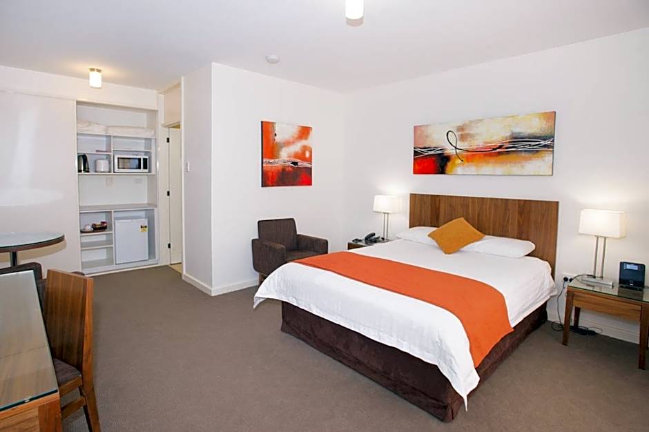 The Standpipe Golf Motor Inn