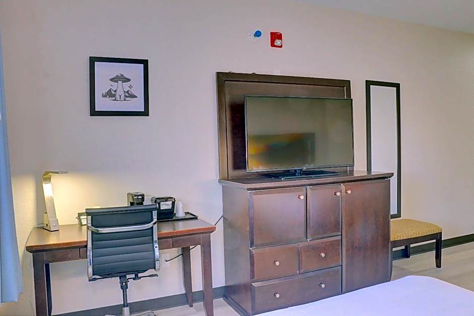Quality Inn & Suites Roswell North