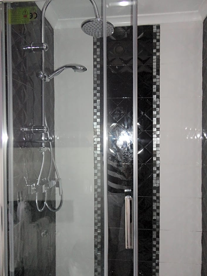 Grande Pensao Residencial Alcobia