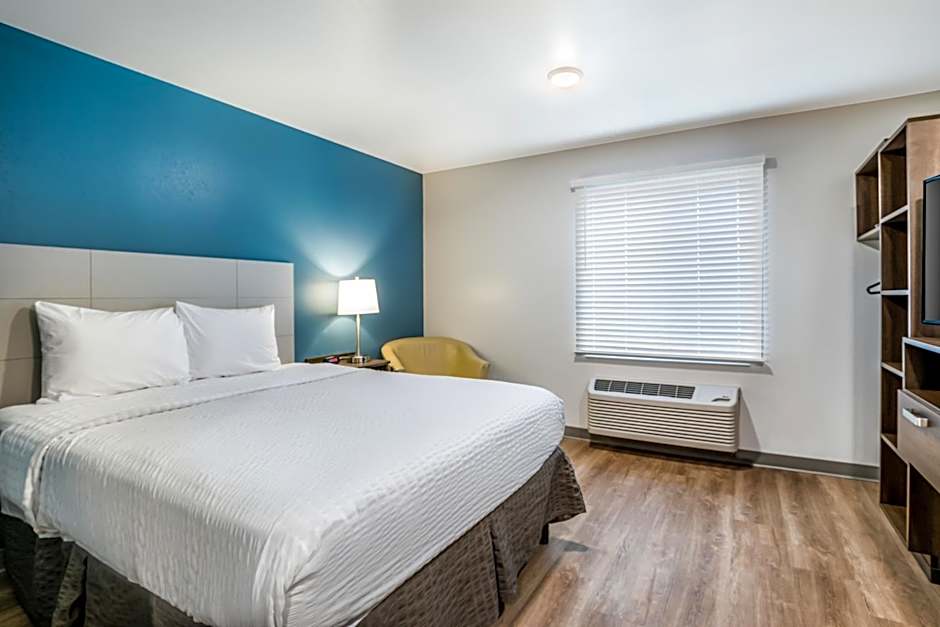 WoodSpring Suites Bakersfield