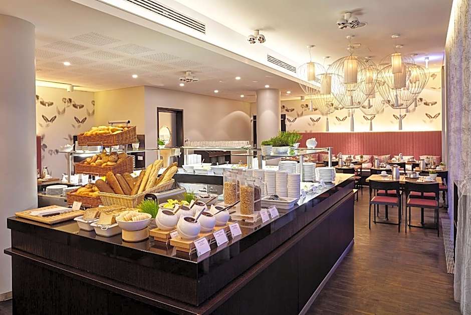 Holiday Inn Berlin-Alexanderplatz, an IHG Hotel