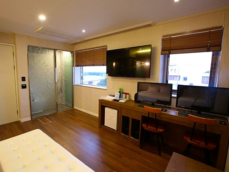 Jeju Lux Hotel